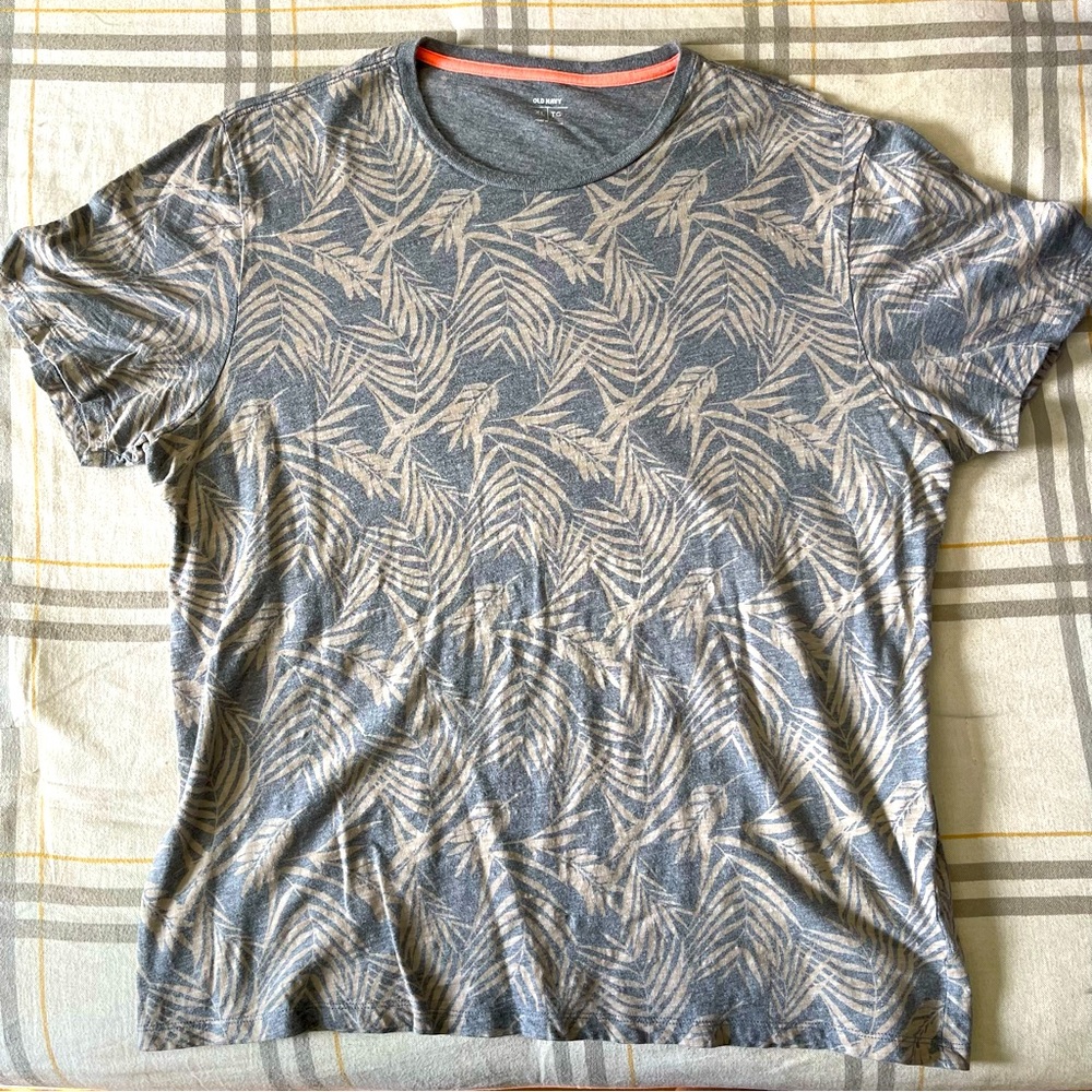 Neutral Florals on Gray, Casual Men’s T-shirt